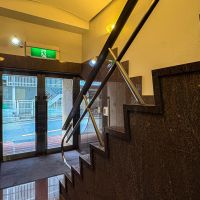 渋谷区神南の賃貸物件/エントランスは夜間はオートロック仕様（朝7時に開錠、夜20時に施錠）