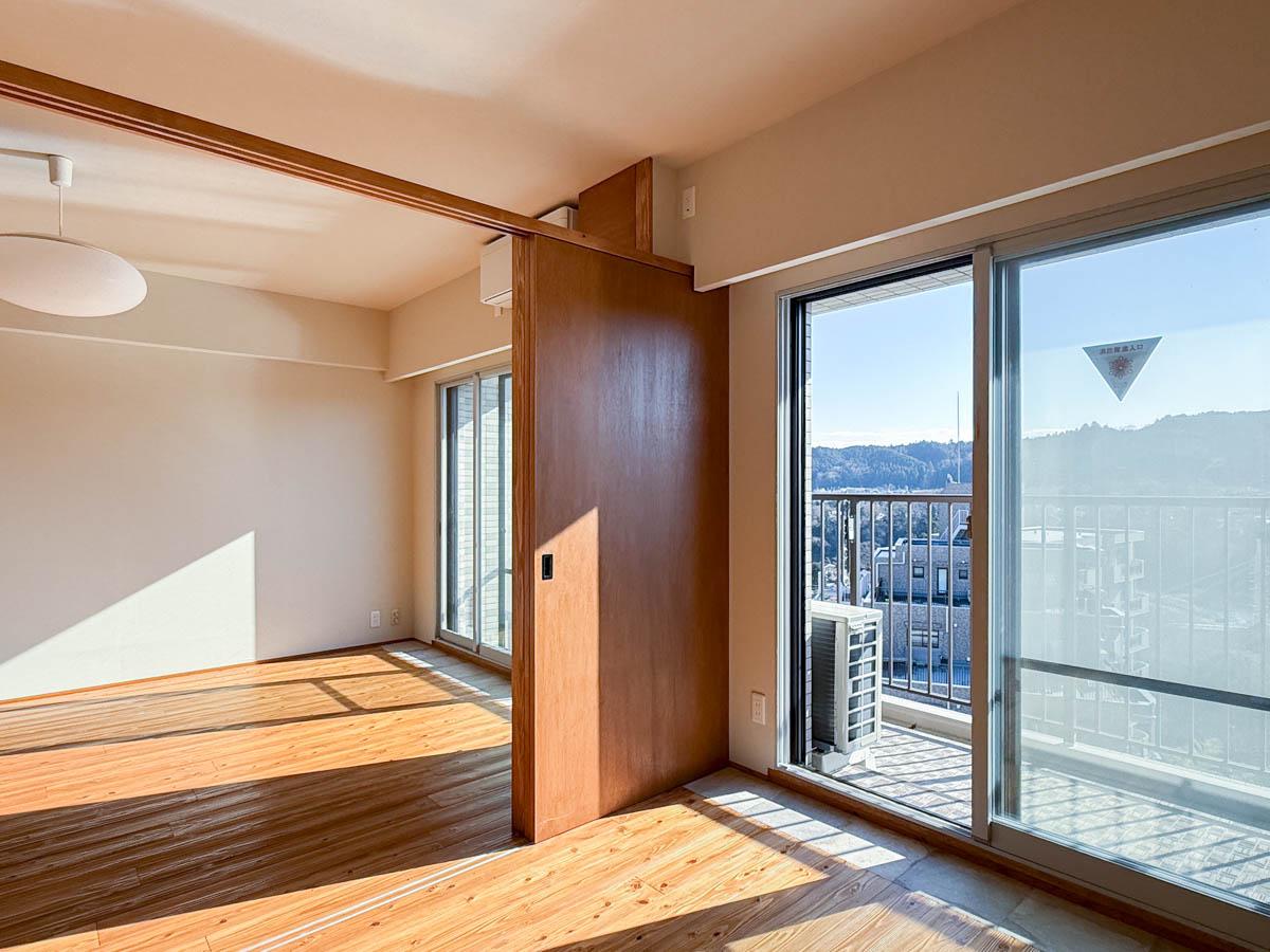 青梅市滝ノ上町の売買物件/主寝室の眺望。毎朝目が覚めて、この景色は気持ちがいい