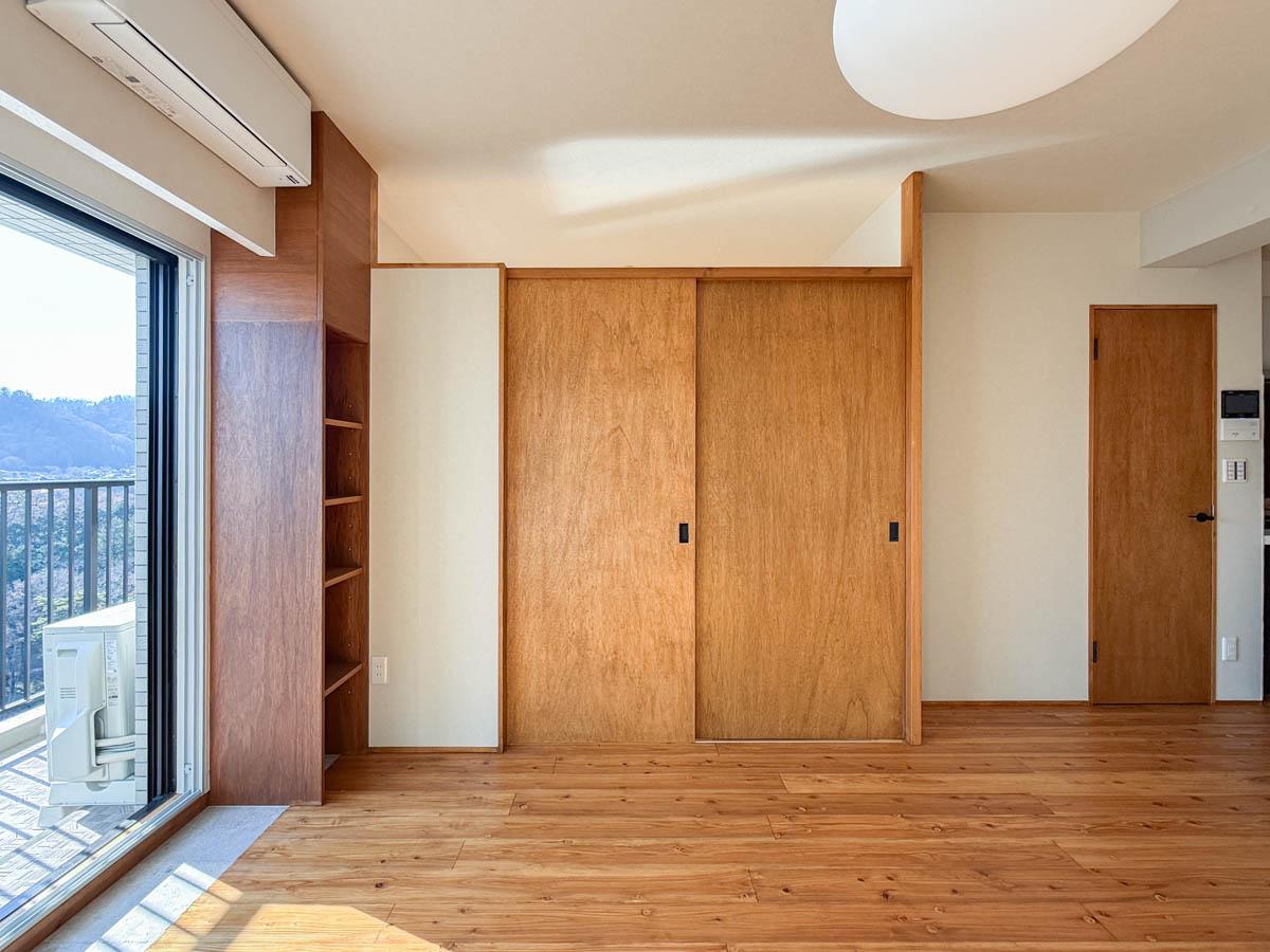 青梅市滝ノ上町の売買物件/リビングと主寝室の間の引き戸を閉めるとこのような形