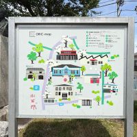 青梅市滝ノ上町の売買物件/物件から徒歩13分ほどの場所に楽しい一角。青梅織物工業協同組合の建物群をリノベーションし、映画館やカフェ、ショップなどになっています