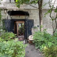 青梅市滝ノ上町の売買物件/石蔵を利用したレストラン繭蔵。登録有形文化財となってます