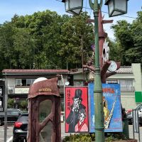 青梅市滝ノ上町の売買物件/個性的な建造物は電話ボックス。アートを探しながら街を歩くのも楽しい
