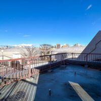 杉並区和泉の賃貸物件/東側をみる。空が広いです