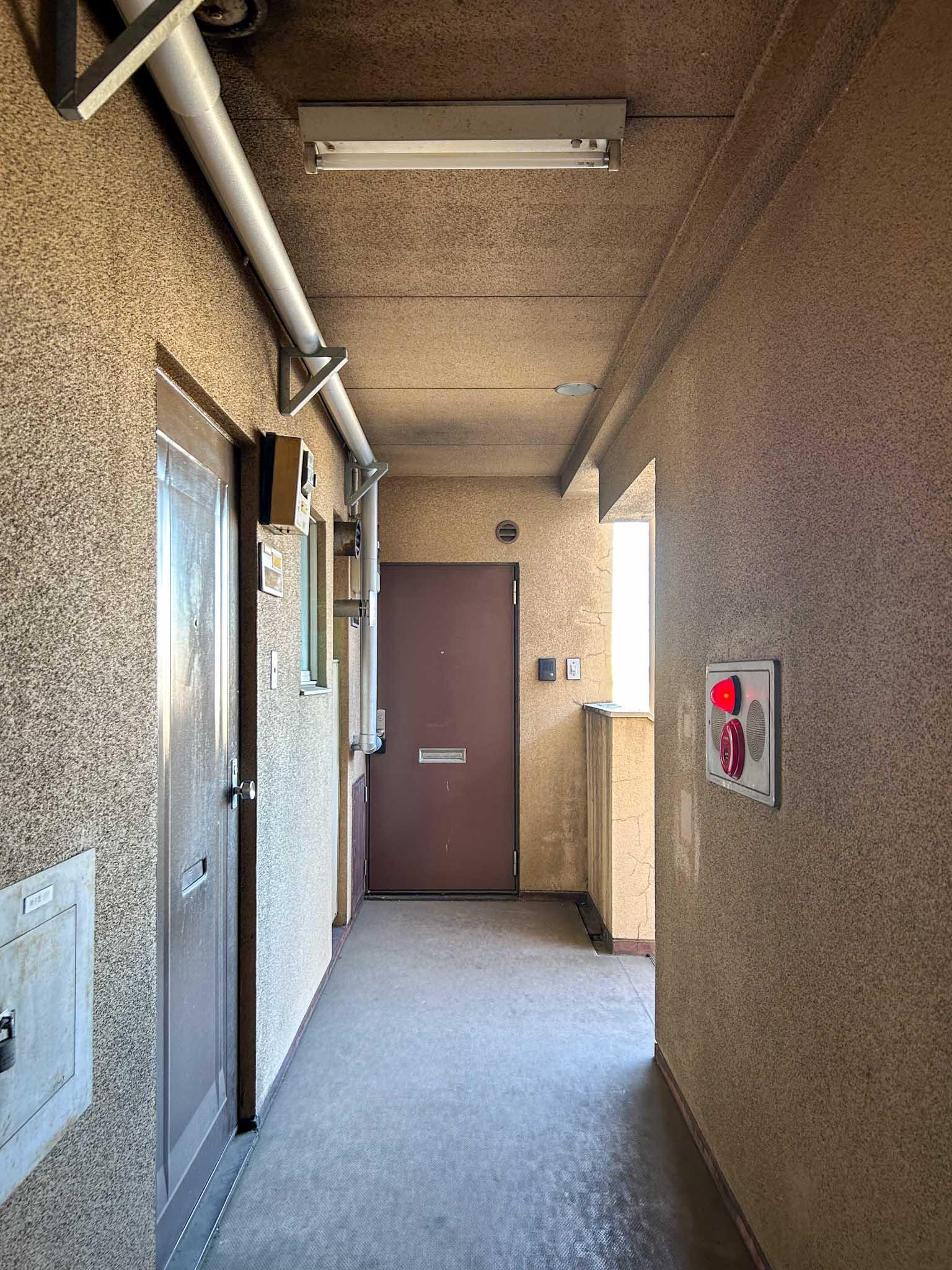 杉並区和泉の賃貸物件/共用廊下