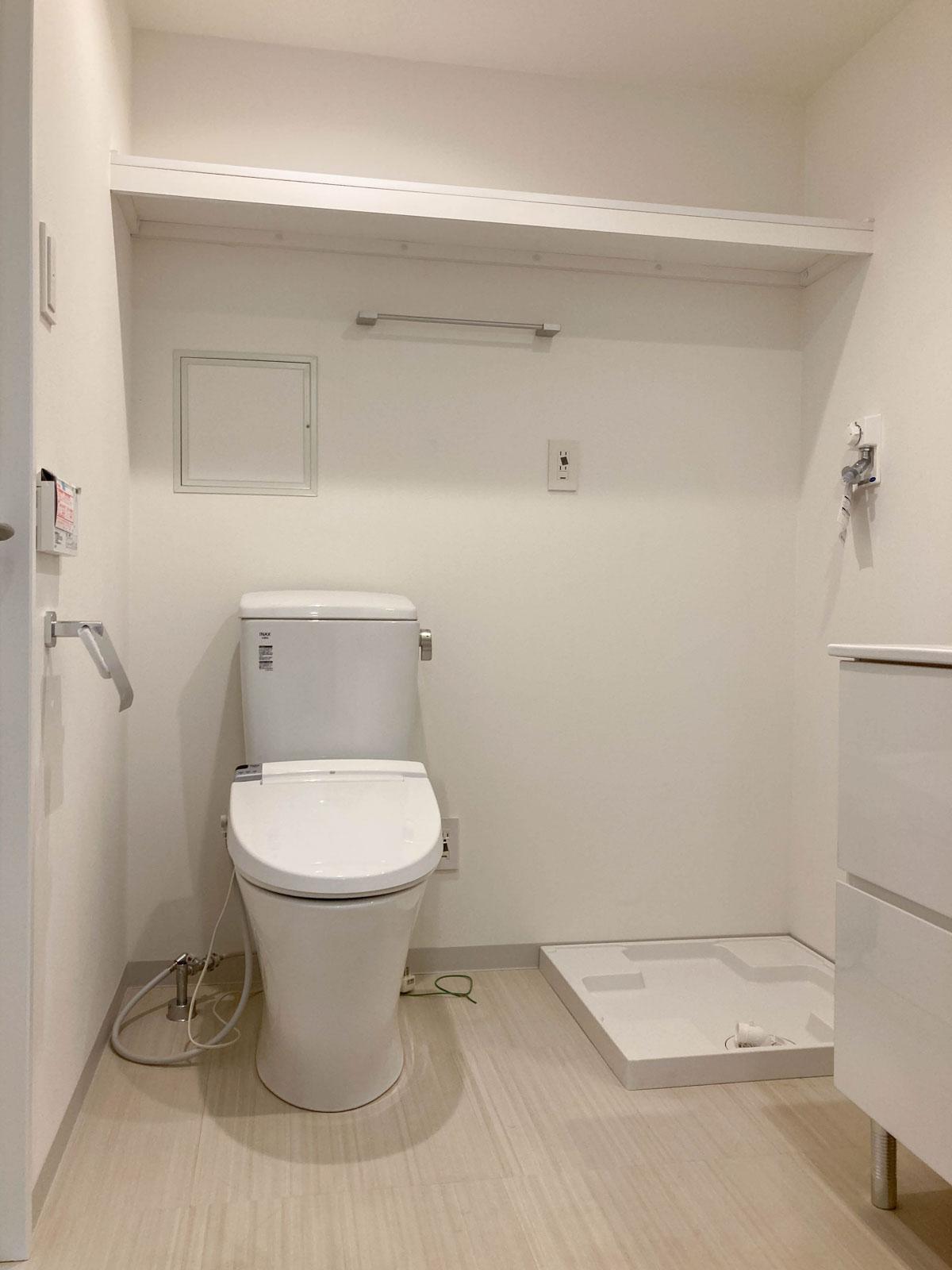 武蔵野市境南町の賃貸物件/脱衣洗面所とトイレが一緒になっています