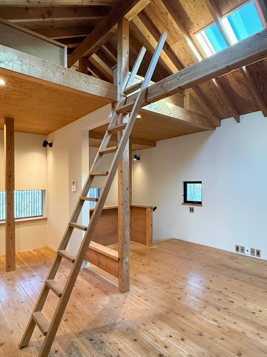 三鷹市井の頭の賃貸物件/ハシゴを使ってロフトに上がれます