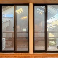 三鷹市井の頭の賃貸物件/掃き出し窓の外にはバルコニー。母屋が立ち、眺望は抜けていないのですが、人目を気にせず、ひっそりと暮らせる感じがよい