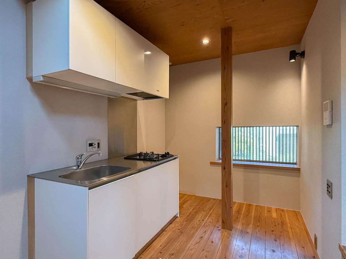 三鷹市井の頭の賃貸物件/ガス2口コンロ付きのすっきりシンプルなキッチン