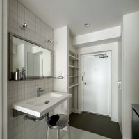 渋谷区幡ヶ谷の賃貸物件/玄関入ってすぐにタイル張りの可愛らしい洗面台