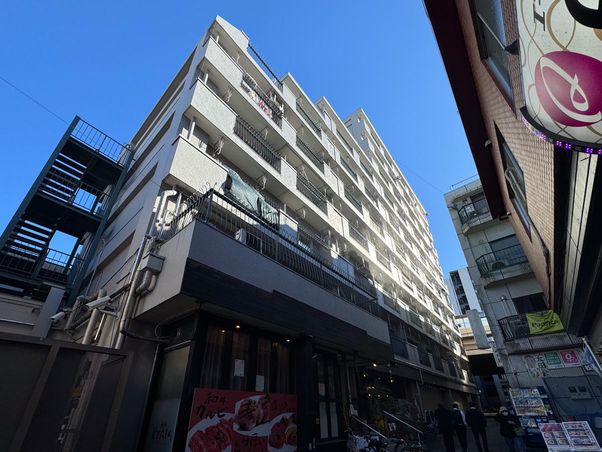 渋谷区幡ヶ谷の賃貸物件/マンション1階には焼肉屋や喫茶店が入居中