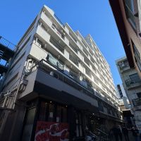 渋谷区幡ヶ谷の賃貸物件/マンション1階には焼肉屋や喫茶店が入居中
