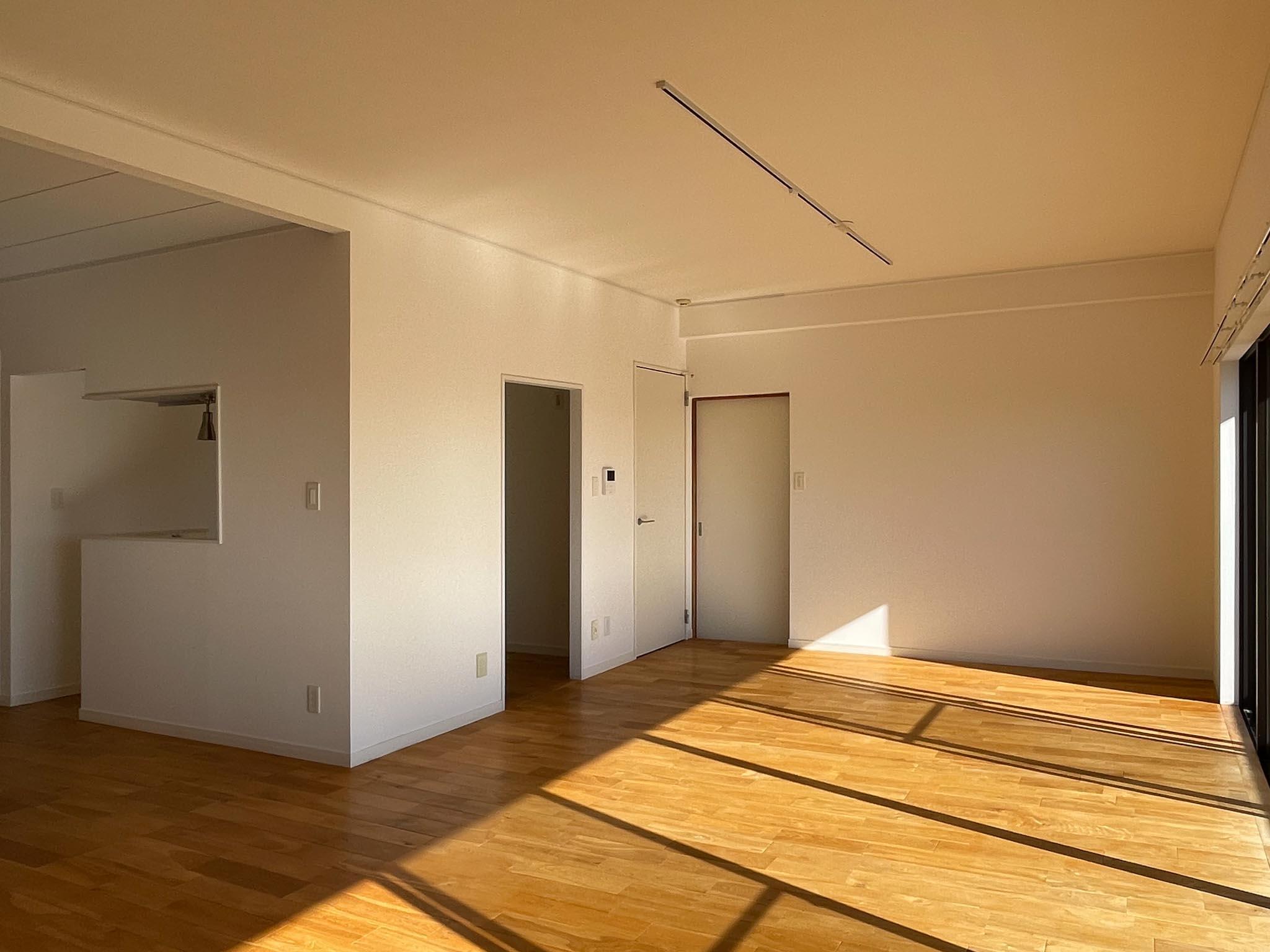 国分寺市本多の賃貸物件/リビングを東に向かって