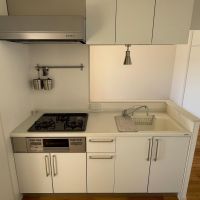 国分寺市本多の賃貸物件/3口ガスコンロにグリル付きのキッチン