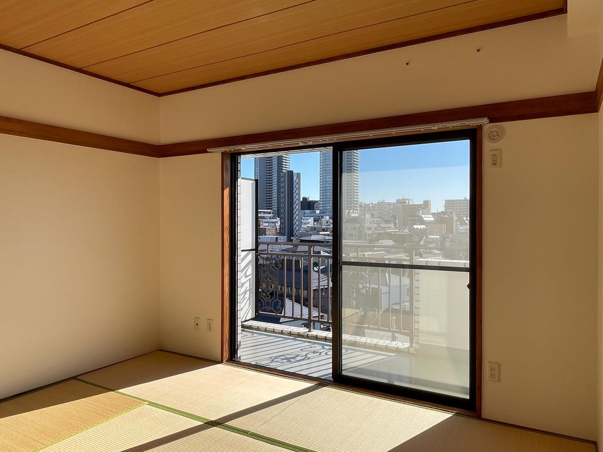 国分寺市本多の賃貸物件/リビング横の和室でゴロゴロお昼寝したくなります