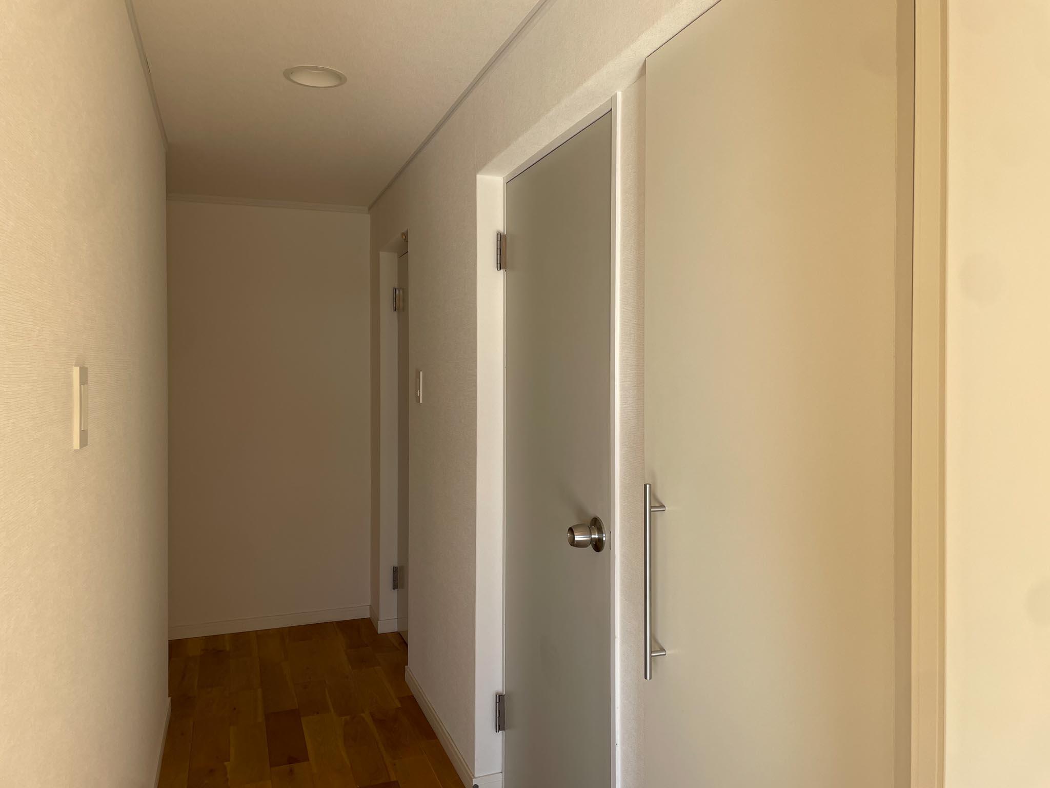 国分寺市本多の賃貸物件/キッチン裏の廊下に水まわりが集まっています