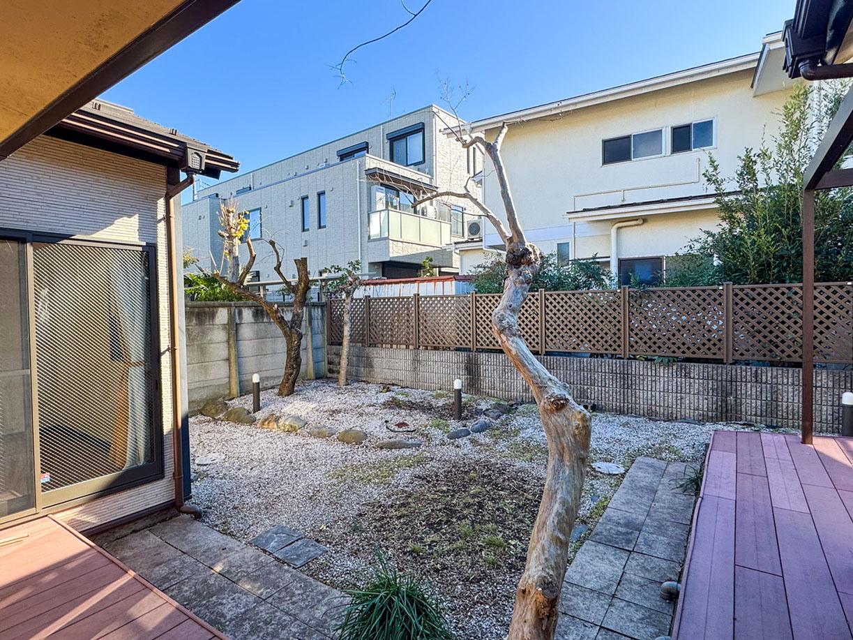 中野区鷺宮の賃貸物件/サルスベリがシンボルツリー