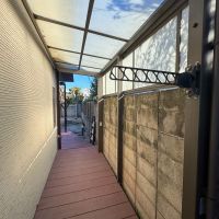 中野区鷺宮の賃貸物件/裏門からつながる物干し場（屋根付き）