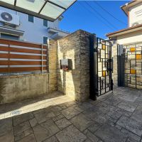 中野区鷺宮の賃貸物件/玄関前に自転車を置けます