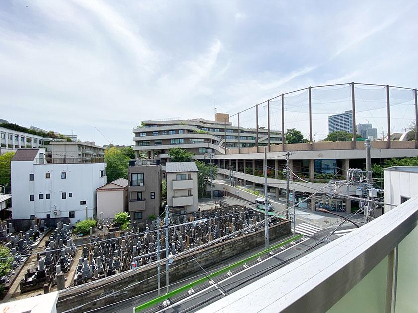 港区白金の賃貸物件/白金の丘学園の目の前　左下はお墓