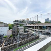 港区白金の賃貸物件/白金の丘学園の目の前　左下はお墓
