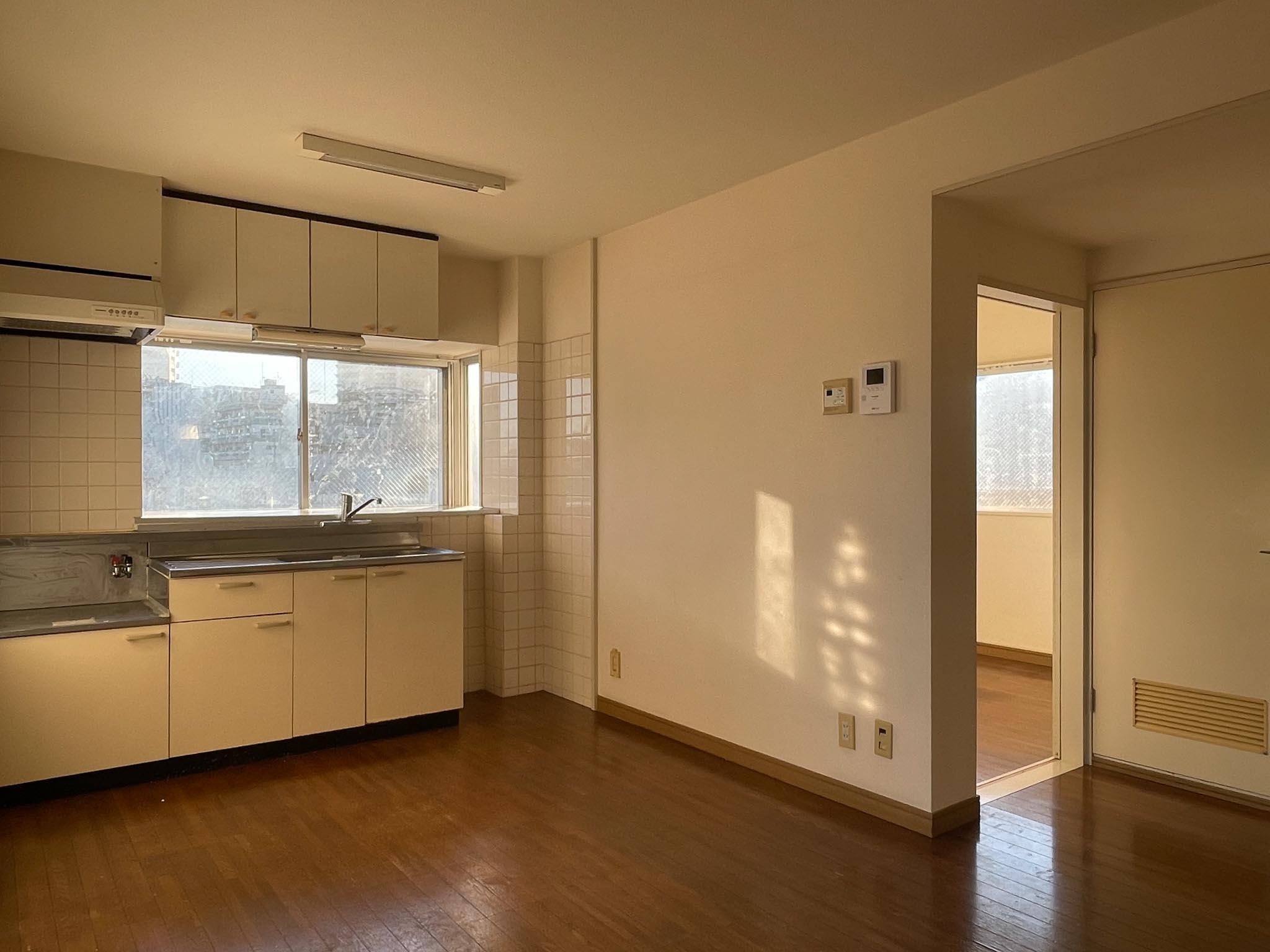 国分寺市本町の賃貸物件/ダイニング。小さめのダイニングテーブルであれば置けそうです