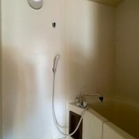 国分寺市本町の賃貸物件/浴室。鏡もなく、限りなくシンプル