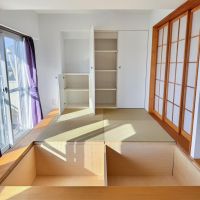杉並区西荻北の売買物件/小上がりの畳の下は、収納になっている