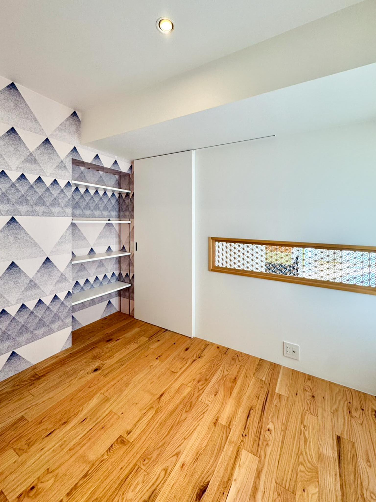 杉並区西荻北の売買物件/広さは約4.5帖ほど。この部屋の収納は可動棚のみ