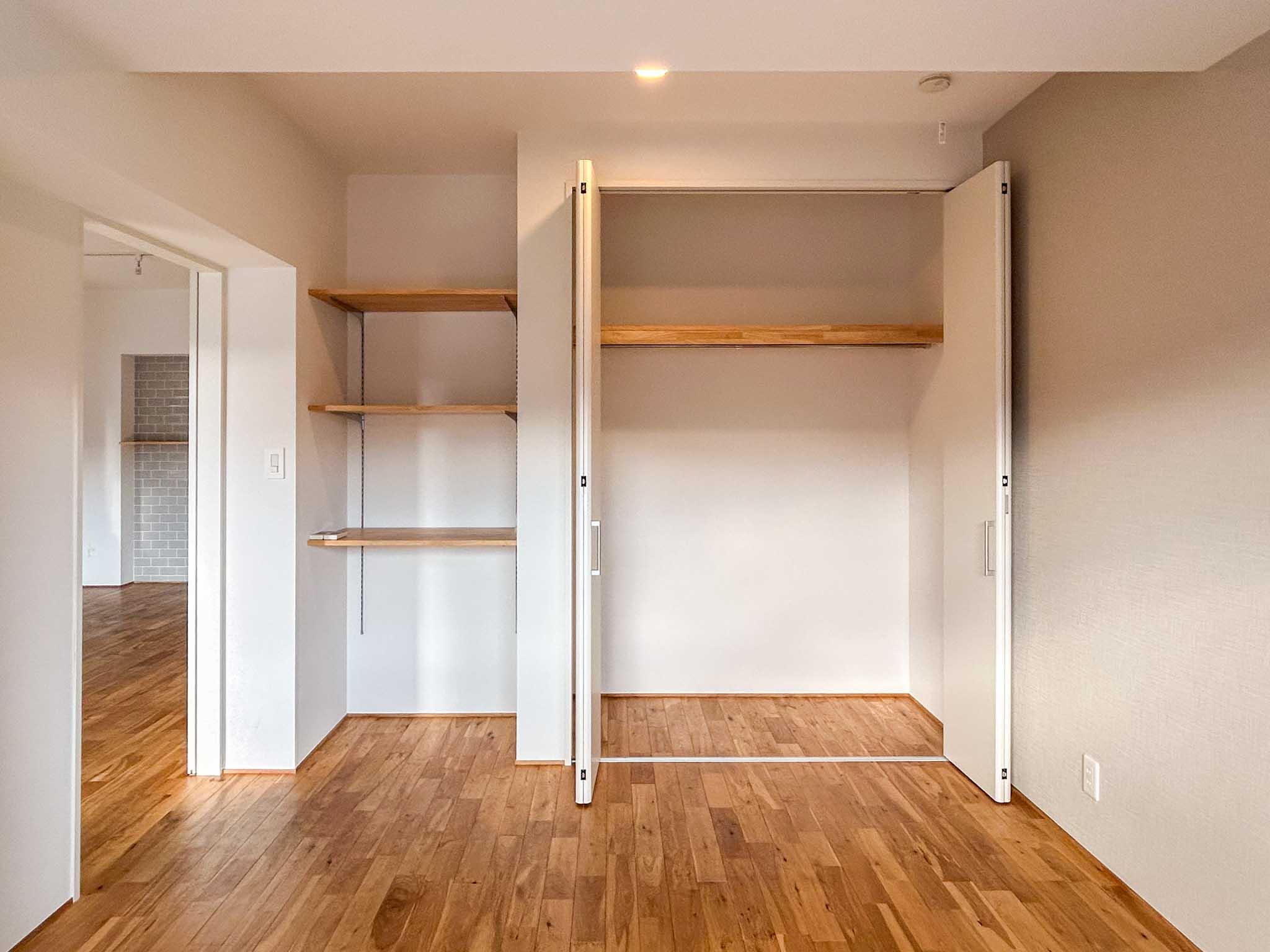 横浜市港北区篠原東の賃貸物件/クローゼットと可動棚