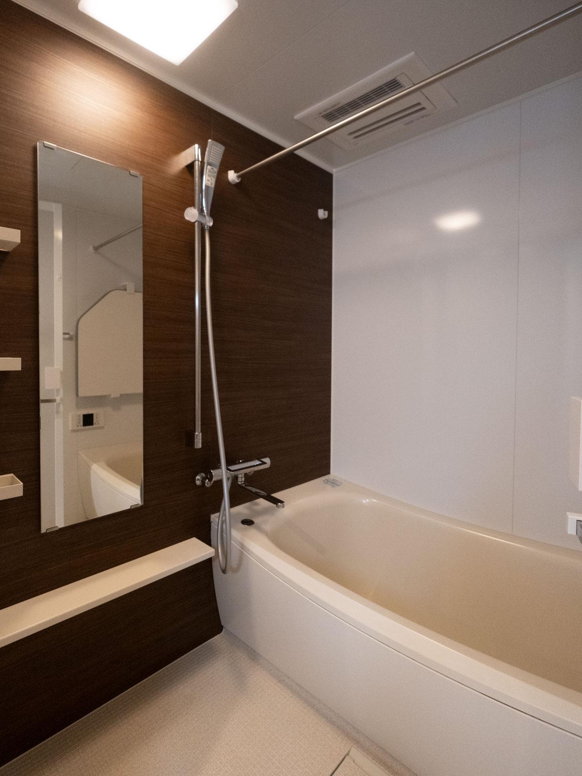 東京都港区白金台の賃貸物件/浴室は乾燥機と追いだき付き