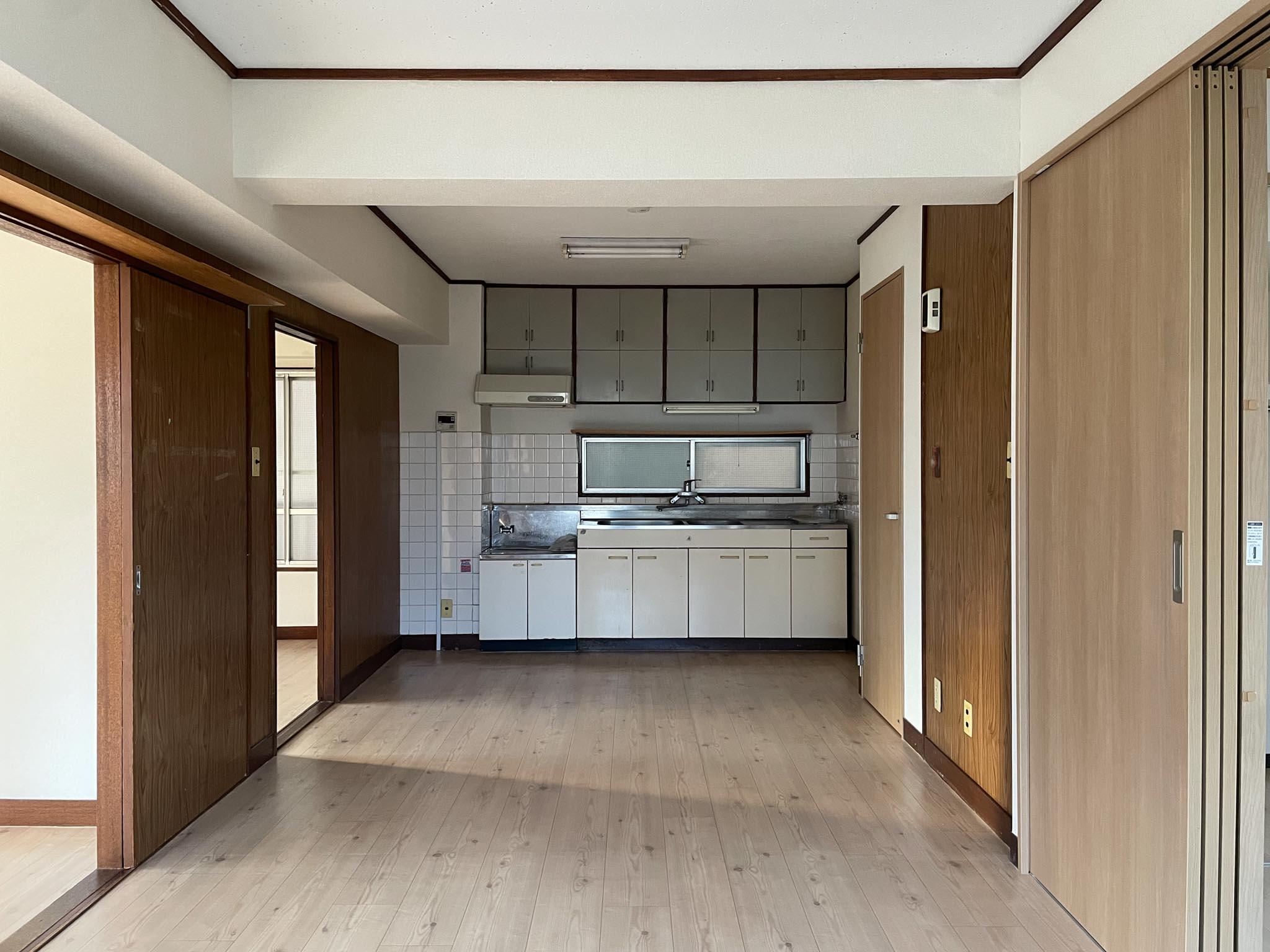 杉並区高井戸西の賃貸物件/リビングをキッチンに向かって