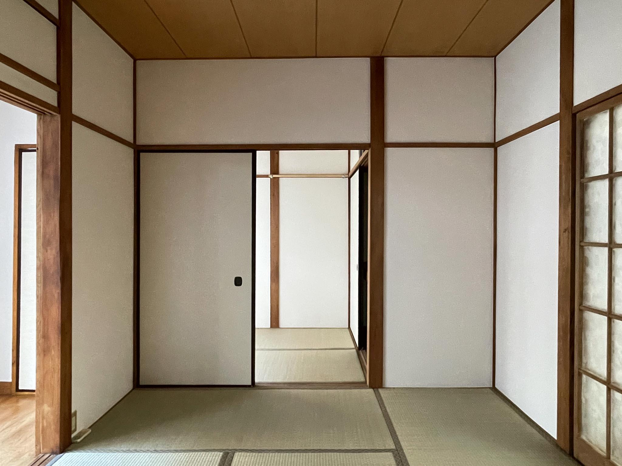 中野区本町の賃貸物件/1F、6畳和室：西に向かって