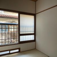 中野区本町の賃貸物件/1F、3畳和室：小さな書斎にしたいところ。庭が見えます