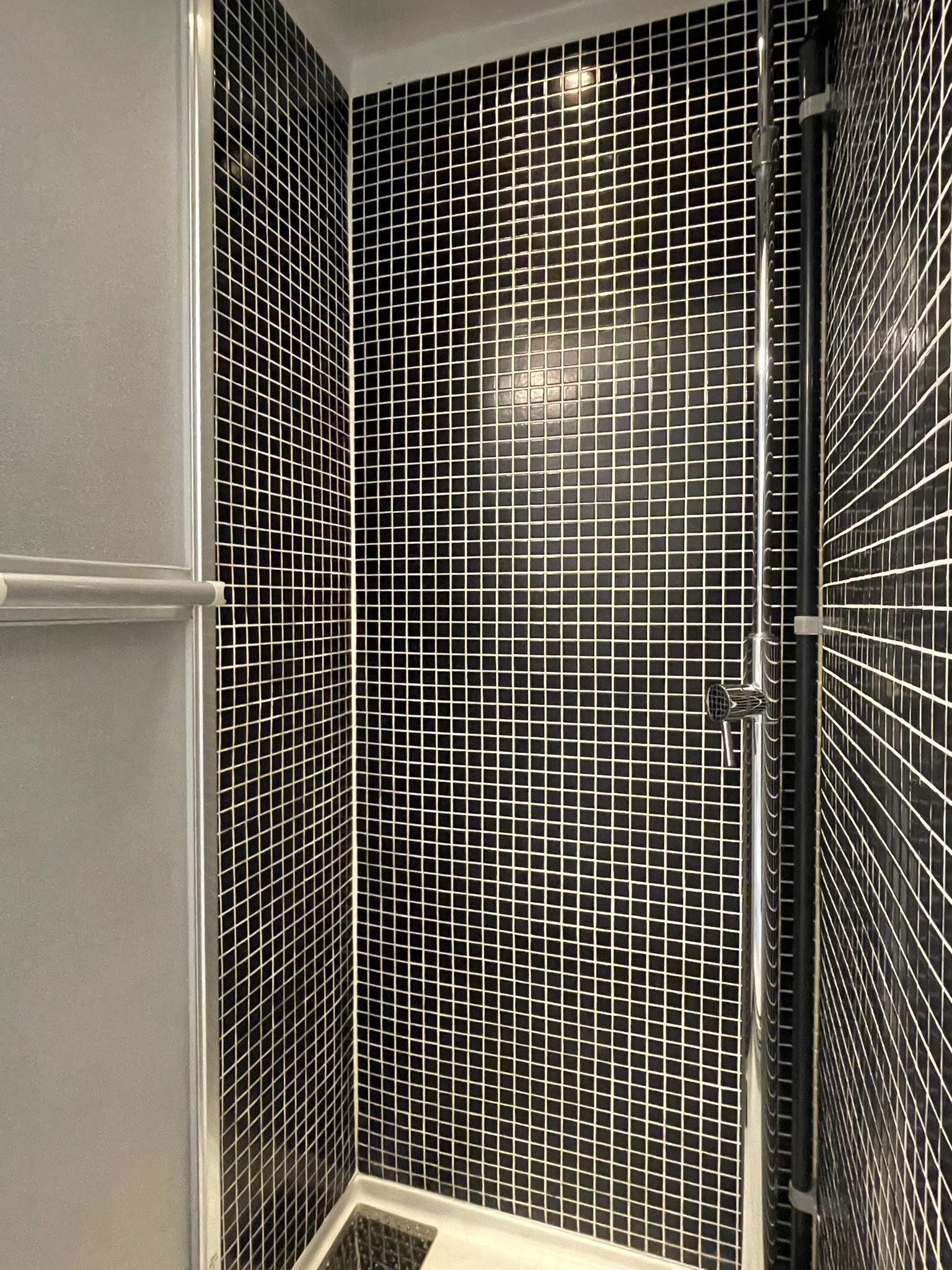 中野区東中野の賃貸物件/浴槽はなくシャワールームです