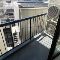 中野区東中野の賃貸物件/ベランダは小ぶりなサイズ感