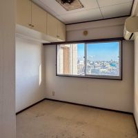 目黒区五本木の賃貸物件/リビング横にある約4帖の洋室