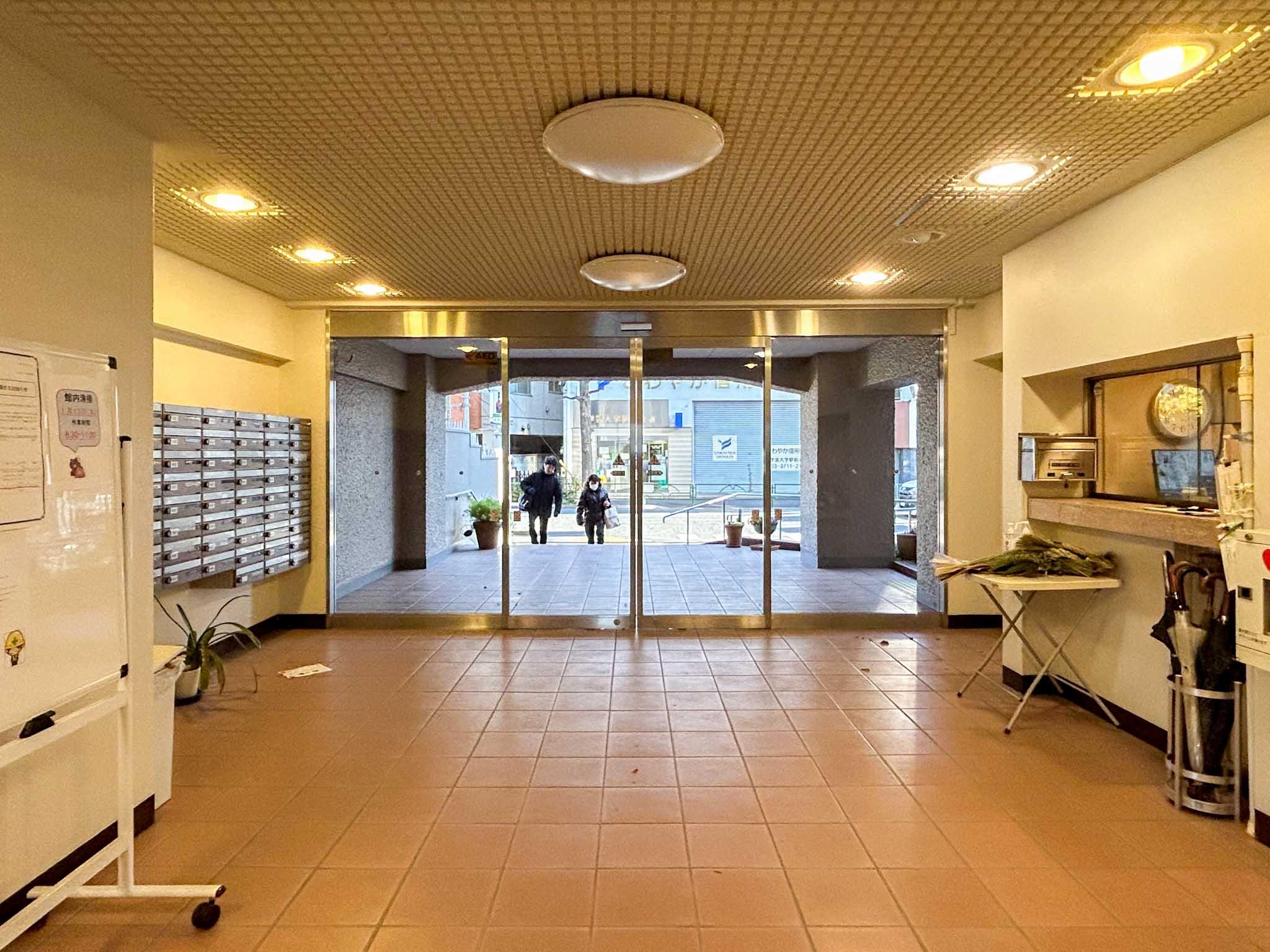 目黒区五本木の賃貸物件/エントランスホール