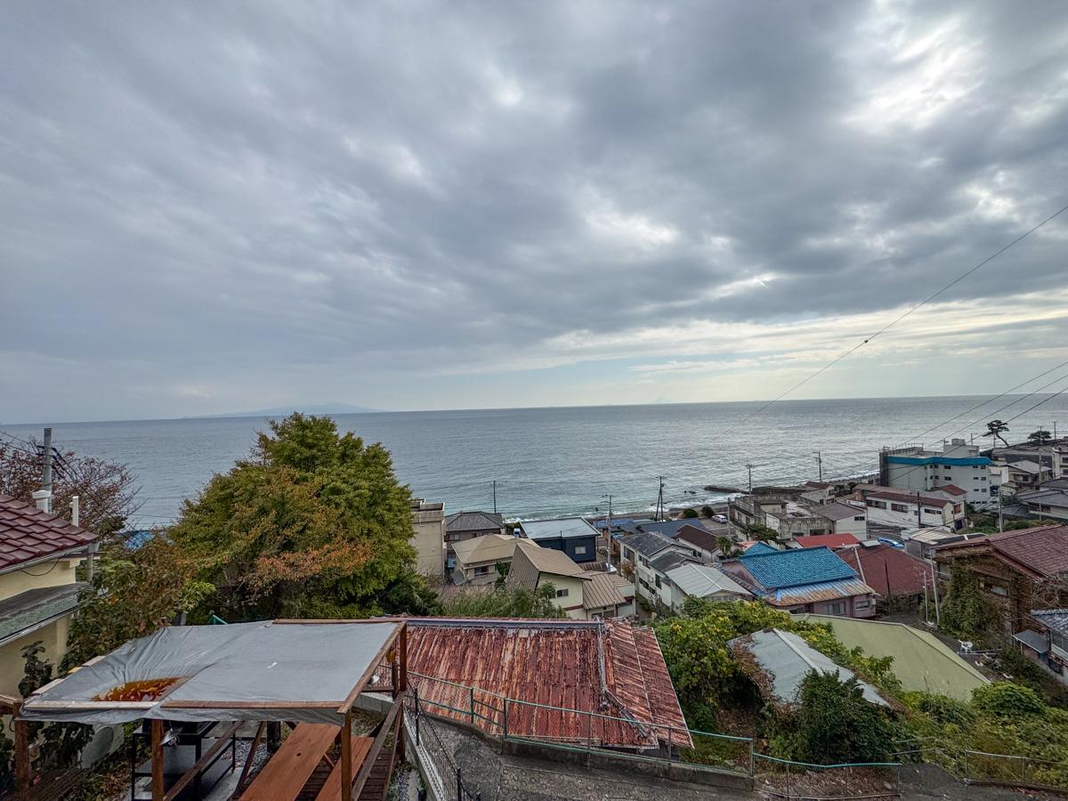 静岡県賀茂郡東伊豆町片瀬の売買物件/室内から眺めた海