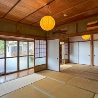 静岡県賀茂郡東伊豆町片瀬の売買物件/1階の和室は大人数で雑魚寝できるサイズ。子供も遠慮なく走り回れます
