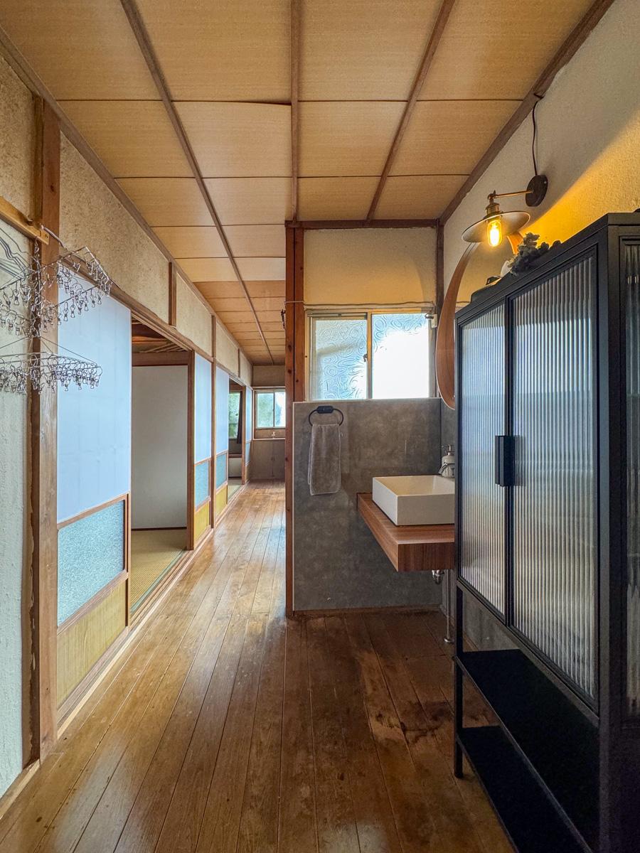 静岡県賀茂郡東伊豆町片瀬の売買物件/縁側の横には手洗い場