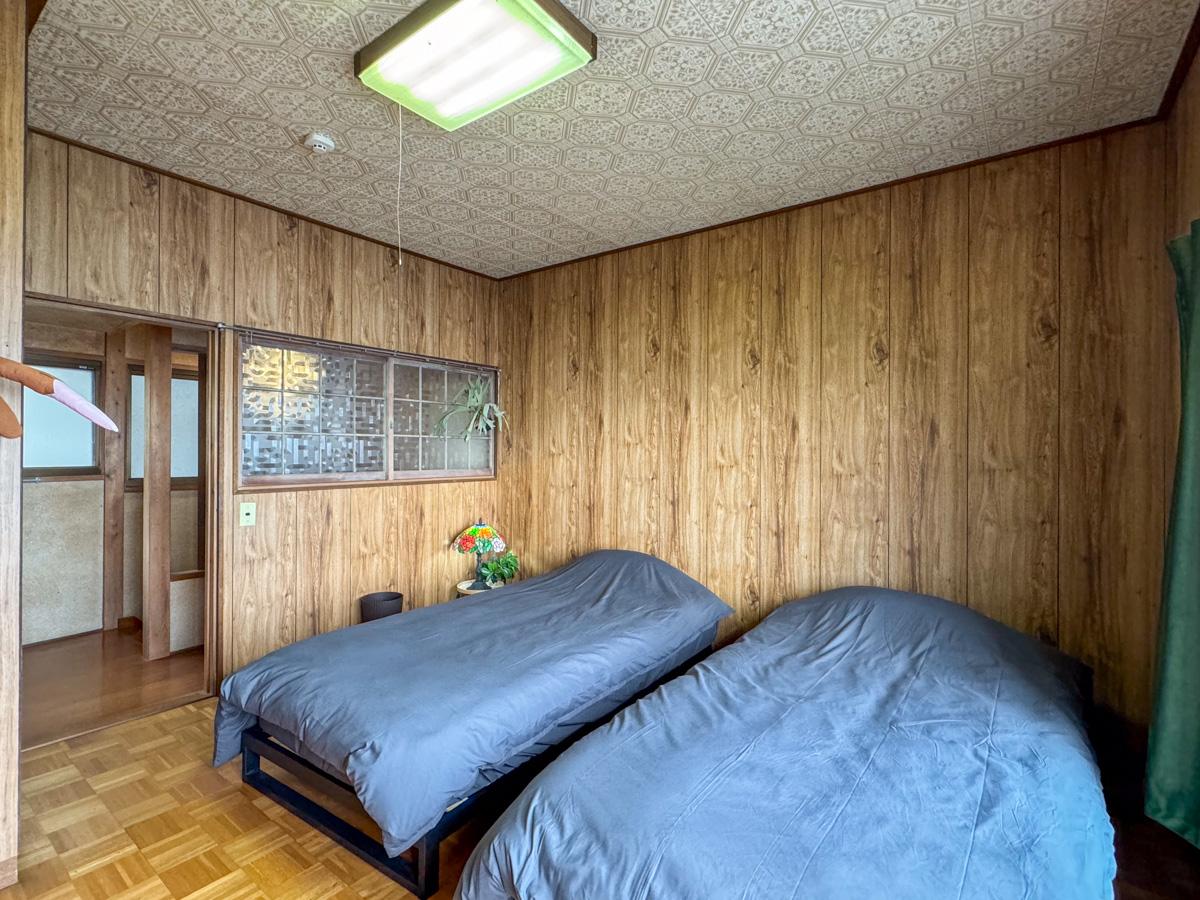 静岡県賀茂郡東伊豆町片瀬の売買物件/2階中央の洋間