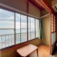 静岡県賀茂郡東伊豆町片瀬の売買物件/2階の和室。窓際は海が綺麗に眺められる特等席