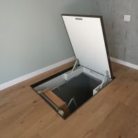 大田区北千束の賃貸物件/リビングの床から地下室へアクセスできます