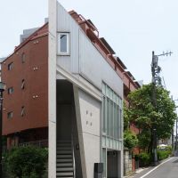 渋谷区千駄ヶ谷の賃貸物件/建物がまるで切り取られたかのように見える、不思議な境界線