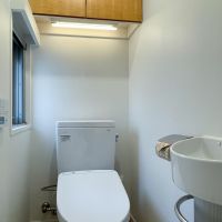 渋谷区千駄ヶ谷の賃貸物件/3F：トイレ。手洗い器もあります