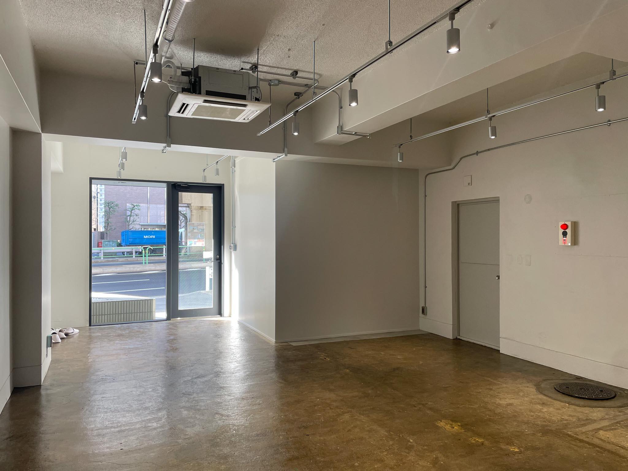 品川区上大崎の賃貸物件/1F：自然光が優しく奥のほうまで差し込み、心地よい明るさがあります