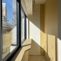 品川区上大崎の賃貸物件/2F：西側（首都高側）に浅めのカウンター