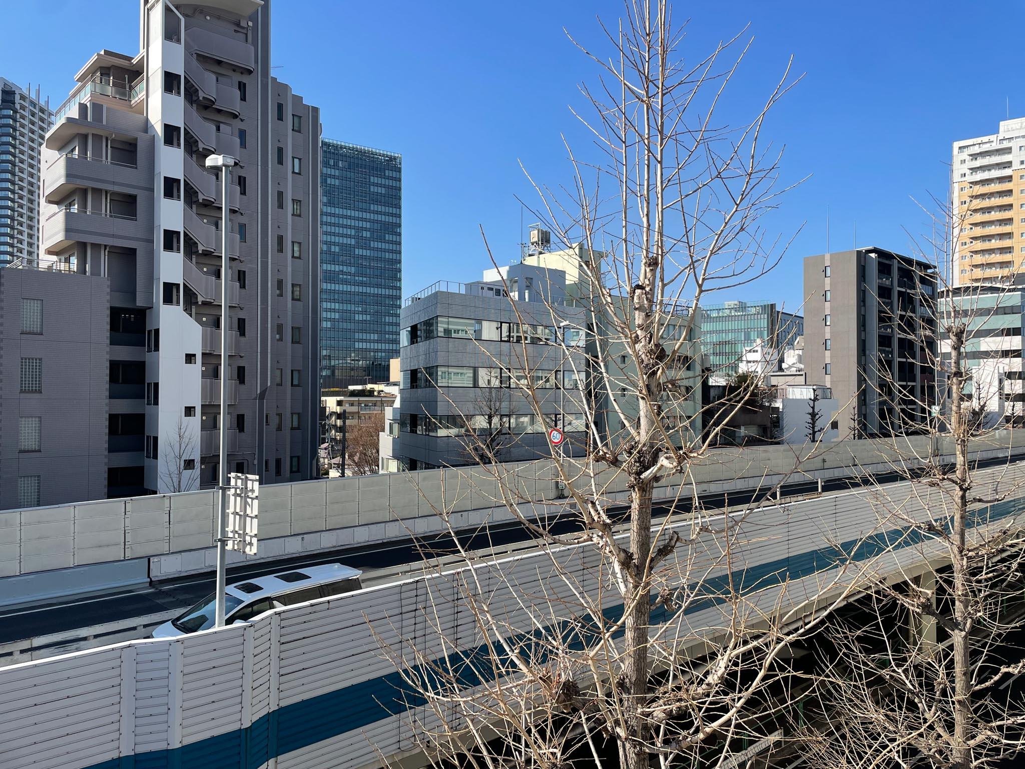 品川区上大崎の賃貸物件/4F：首都高が上から見えます