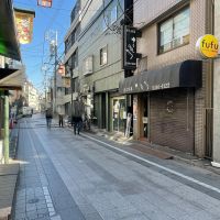 中野区新井の賃貸物件/マンションは"薬師あいロード"を南側から入ってすぐのところにあります