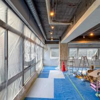 港区麻布台の賃貸物件/メインスペースA：東側の窓面は大きく、東京タワーが見えます